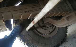 Как правильно зажать клины в колесах камаз