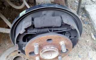 Почему задние колодки стучат toyota sprinter ae110