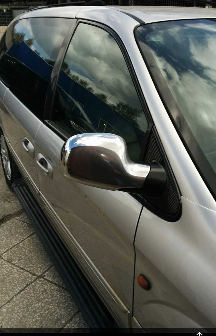 Чем отличается dodge caravan от chrysler voyager