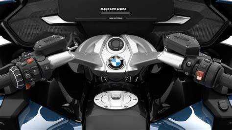 Как открыть сиденье BMW K1600GTL для доступа к отсеку