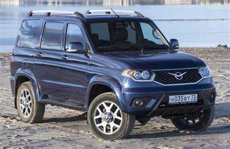 Сравнение цен на УАЗ Патриот в разных автосалонах Саратове в 2025 году