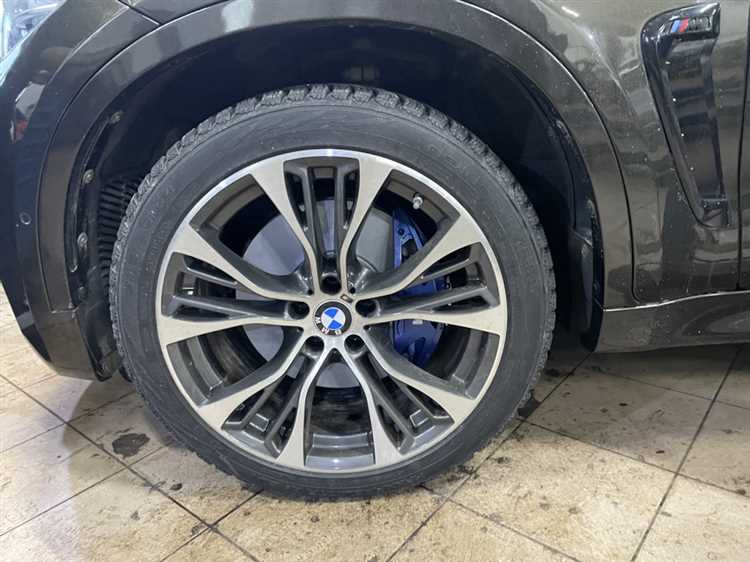 Система распределения тормозных усилий в BMW X6 2008 года