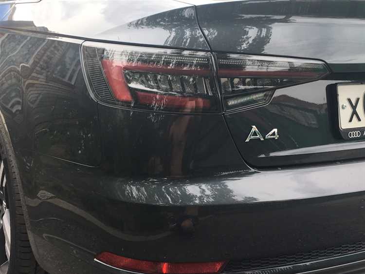Как определить установленный тип фар на своем Audi A4 B9