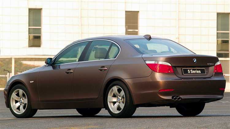 Средний запас хода при смешанном цикле в BMW 5 Series 2003 года