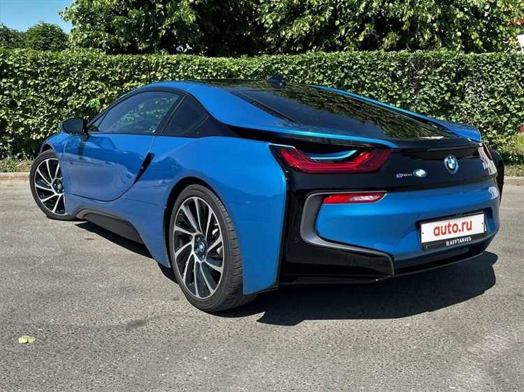 Как цена на BMW i8 зависит от комплектации и состояния авто?