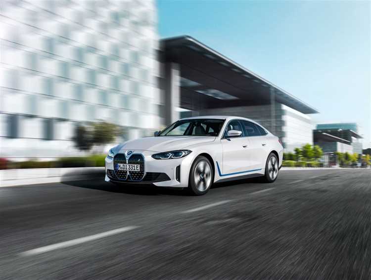 Как курс валют влияет на стоимость BMW i4 в 2025 году?