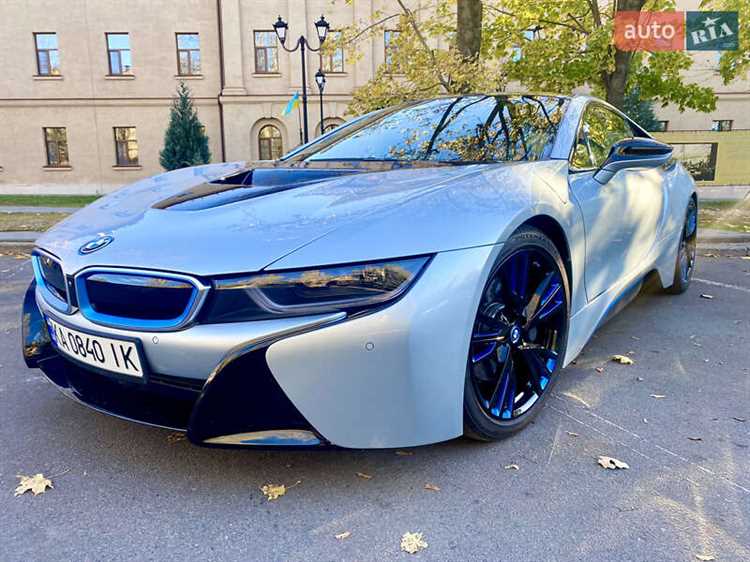 Факторы, влияющие на цену белой BMW i8 в 2025 году