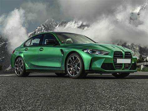 Разница в стоимости BMW M3 2021 года в зависимости от комплектации