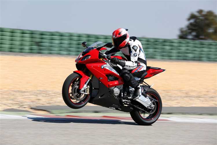 Цена новых и б/у моделей BMW S1000RR в 2025 году