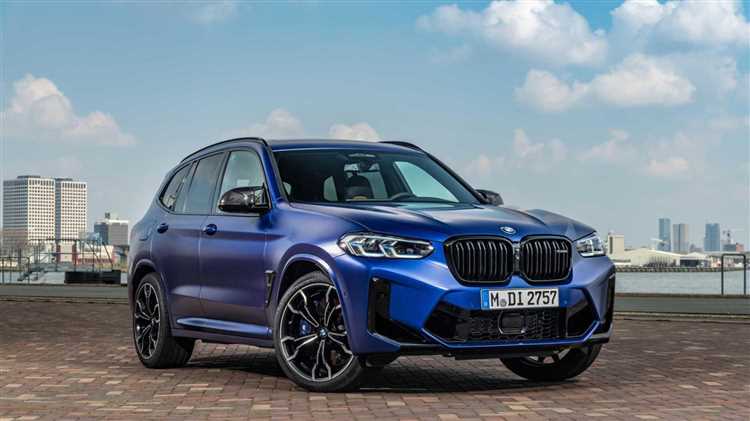 Цена BMW X3 2021 года значительно зависит от выбранной комплектации. Основные варианты включают стандартную версию, комплектации xLine, M Sport и более продвинутые исполнения. Основное влияние на цену оказывают элементы оборудования, характеристики двигателя и наличие дополнительных опций.