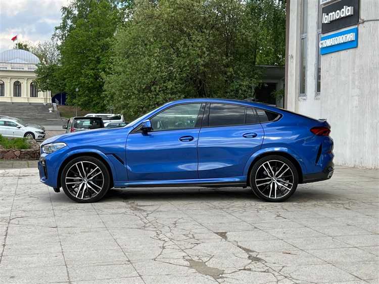 Как выбрать между базовой и улучшенной версией BMW X6