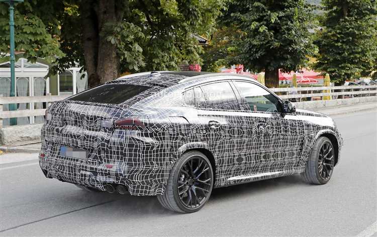 Сравнение цен на BMW X6M 2020 года в разных регионах России