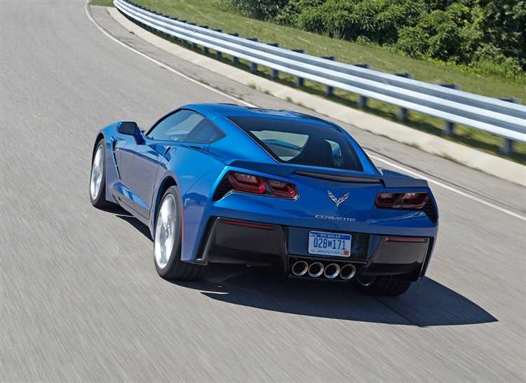 Как зависит цена Chevrolet C7 от комплектации и года выпуска?