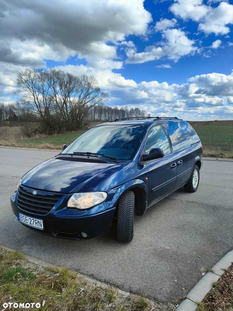 Сколько стоит Chrysler Voyager с пробегом 100 тыс. км и более
