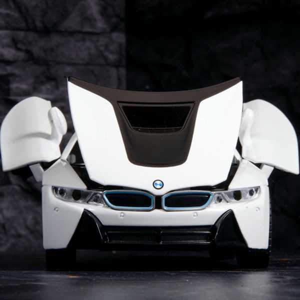 Что важно учитывать при выборе материала фигурки BMW i8