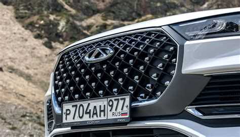 Интерес к электромобилям также отражается на ценах на модели Chery. Например, undefinedChery Tiggo 8 Pro PHEV</em> – гибридный кроссовер, цена которого начинается от <strong>3 000 000 рублей</strong>, представляет собой гибрид, сочетающий экономичность и динамику. Такой выбор будет особенно актуален для тех, кто хочет сократить выбросы вредных веществ и снизить расход топлива, не отказываясь от мощности и комфорта.»></p>
<p>Важно отметить, что цена на автомобили Chery может варьироваться в зависимости от региона и дополнительных опций. В целом, компания продолжает развивать модельный ряд, предлагая покупателям как доступные, так и более премиальные автомобили, что позволяет выбрать оптимальный вариант для разных потребностей и бюджета.</p>
<h2>Средняя стоимость моделей Chery в России на 2025 год</h2>
<p><img decoding=