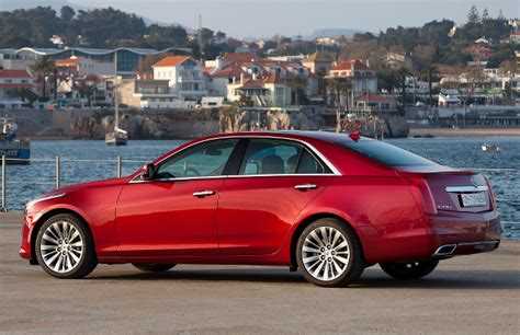 Официальная стартовая стоимость Cadillac CTS 2025 в базовой комплектации