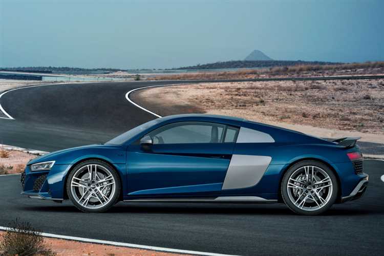Сколько цилиндров в audi r8