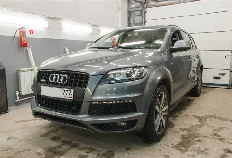 Отсоединение проводки фары Audi Q7 4M