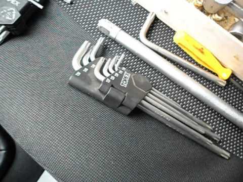 Демонтаж центральной крышки руля Chevrolet Lacetti