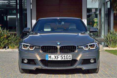 Как снять задний центральный подголовник bmw f30