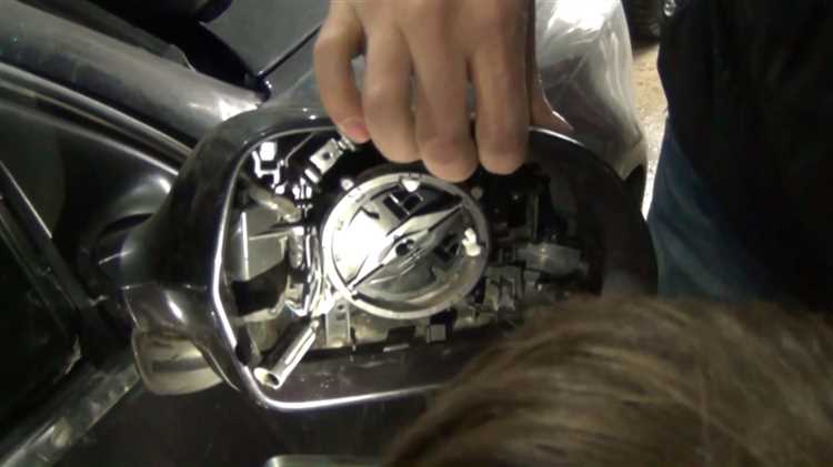 Что делать после снятия зеркала: проверка состояния и установка нового