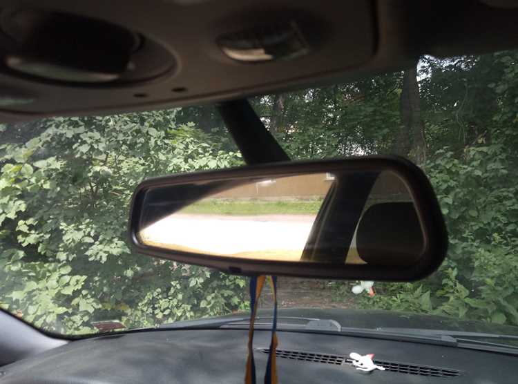 Отсоединение электрических проводов зеркала Audi A4 B5