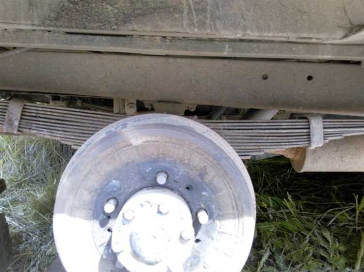Подготовка автомобиля УАЗ Буханка к замене подушек рессор