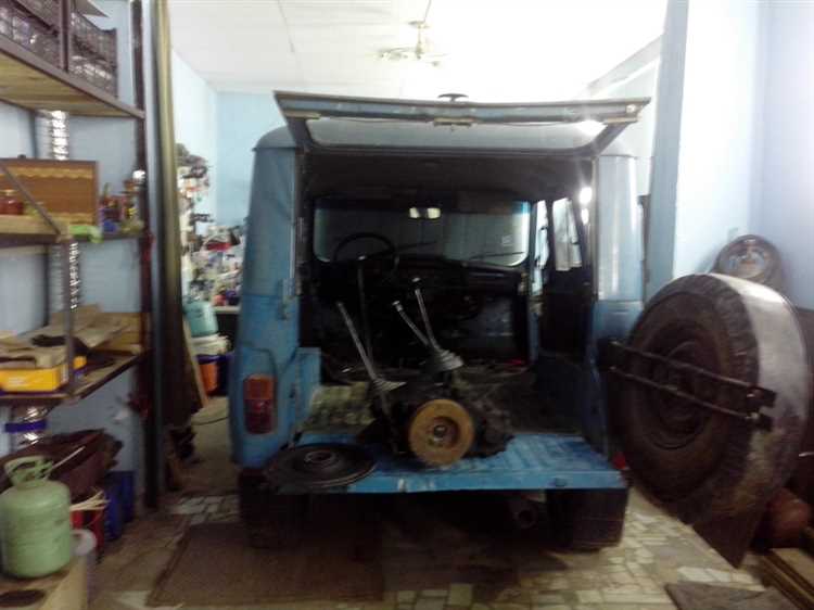 Подготовка инструмента и материалов для замены помпы