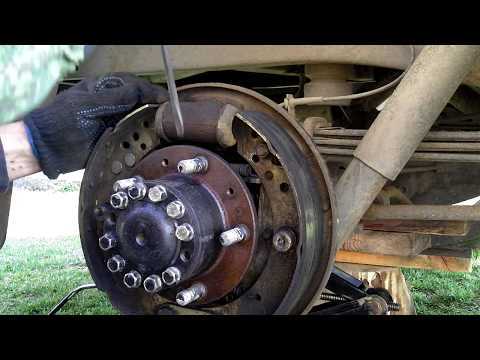 Видеоинструкция: Шаг за шагом прокачка тормозов на УАЗ Буханка