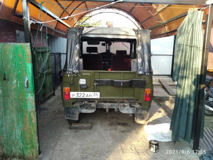 5. Откручивайте крепления коробки передач. Это могут быть болты, гайки или другие крепежи, которые фиксируют коробку на раме автомобиля. Используйте профессиональные инструменты для исключения повреждений крепежных элементов.