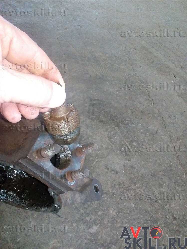 Где находятся точки шприцевки шкворней на УАЗ Буханка