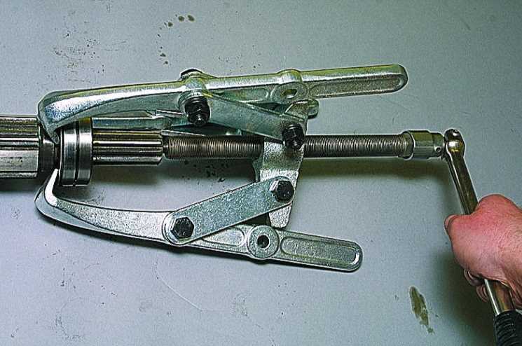 Диагностика и замена поврежденных деталей коробки