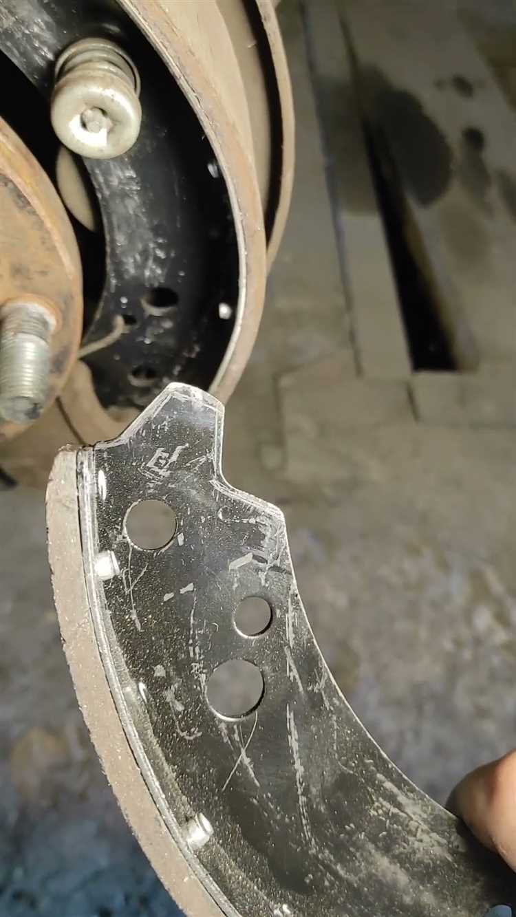 Шаги регулировки тормозных колодок на заднем мосту УАЗ Буханка