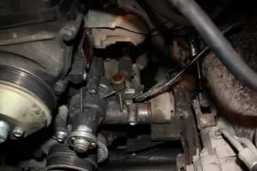 Подготовка автомобиля для слива антифриза