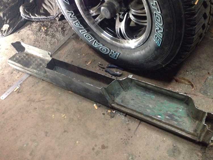 Как безопасно извлечь петлю без повреждения двери