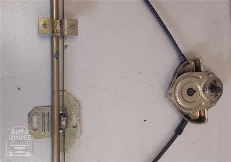 Выбор типа стеклоподъемника: ручной или электрический