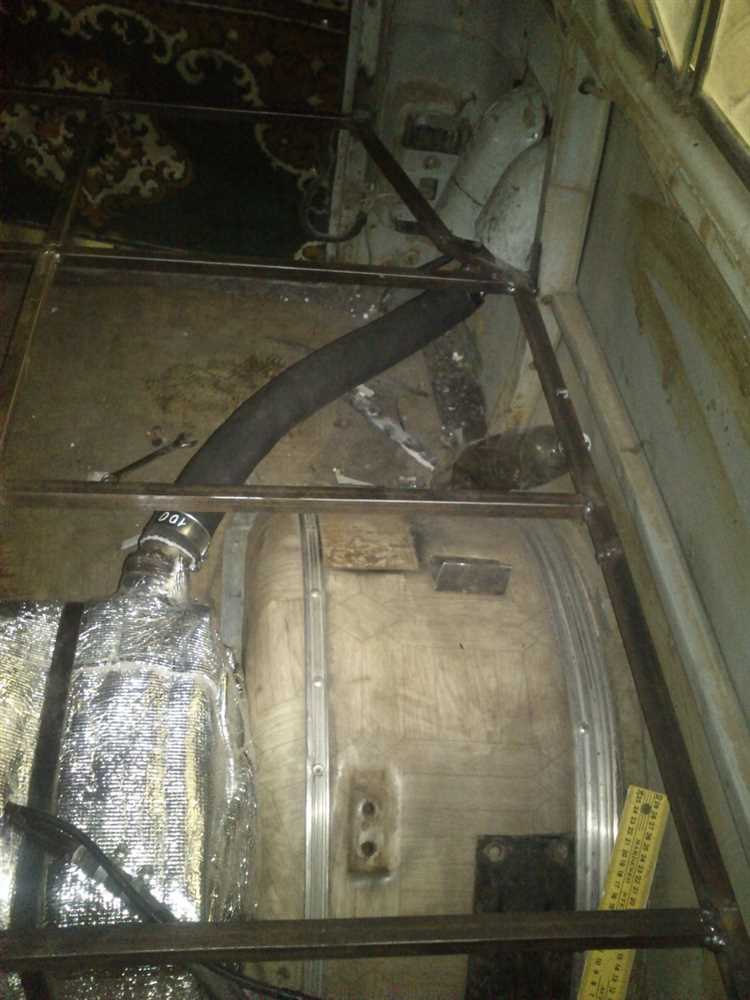 Подготовка горловины бака к установке замка