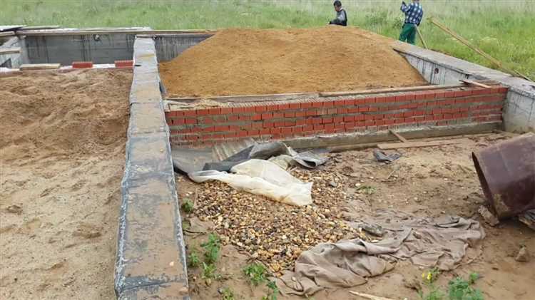 Безопасность при разгрузке песка с Камаза: ключевые моменты