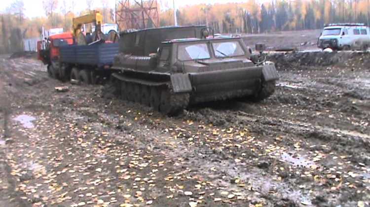 Принцип работы кузова Камаза при разгрузке песка