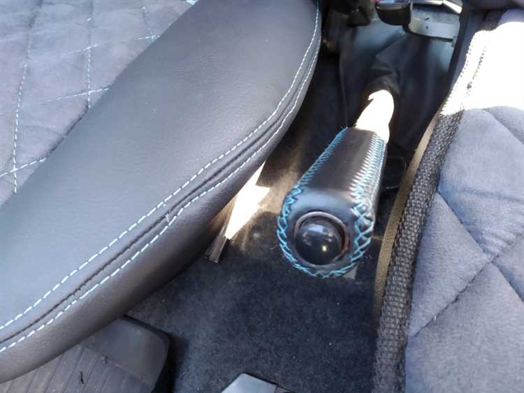 Где находится регулировочный механизм ручника на ЗАЗ Вида