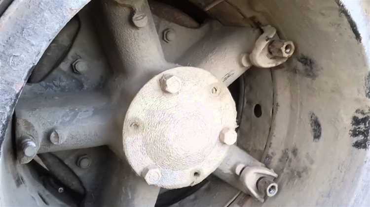 undefinedПодготовка к замене колеса</strong> начинается с проверки места работы. Необходимо выбрать ровную, стабильную поверхность, чтобы исключить возможность опрокидывания машины. Важно, чтобы автомобиль стоял на ручном тормозе и была включена передача (или на трансмиссии установлен стояночный тормоз). Также стоит позаботиться о наличии аварийного знака и предупреждающего освещения, если замена происходит в ночное время или в условиях ограниченной видимости.»></p>
<p>Для работы вам потребуется домкрат, набор ключей, а также противооткатные упоры. После того как вы убедитесь в безопасности положения автомобиля, следующим шагом будет ослабление болтов колеса. <em>Важно ослабить болты до подъема машины, чтобы избежать проворачивания колеса при его замене.</em> Для этого можно использовать специальный ключ с увеличенной рычажной частью, что позволит приложить больше усилия. Обычно на Камазах применяются болты с шестигранной головкой, для которых потребуется подходящий инструмент.</p>
<p><img decoding=