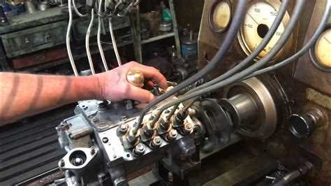 Демонтаж старого топливного насоса