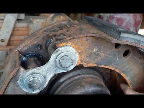 Подготовка опорной поверхности колодки перед клёпкой