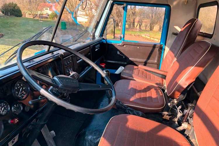 Подготовка автомобиля и инструмента для переворота фаркопа