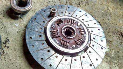Подготовка инструментов и материалов для установки дисков сцепления на КамАЗ