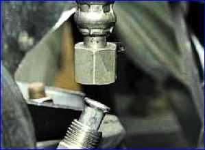 Порядок удаления воздуха из системы ГУР с помощником