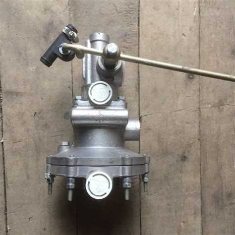 Назначение главного тормозного цилиндра в пневматической системе КамАЗ