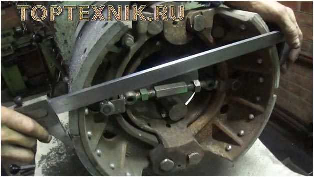 Демонтаж колес и доступ к тормозному механизму