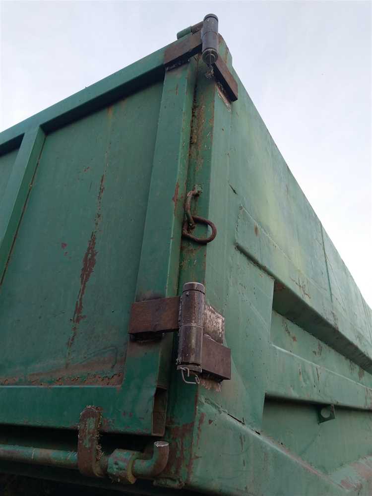 Установка петель и проверка угла открывания борта